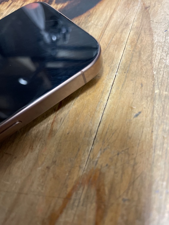 iPhone 16 Pro 256GB SIMフリー（スマホ）の商品画像 - 査定依頼日：2026年3月24日 - 最高査定価格：116,000円