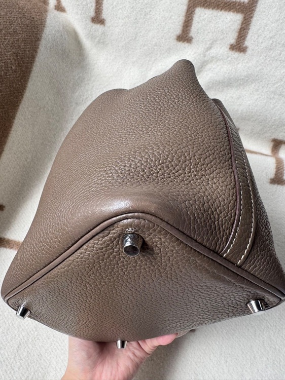 ピコタンロック18（ブランドバッグ）の商品画像 - 査定依頼日：2025年6月28日 - 最高査定価格：310,000円