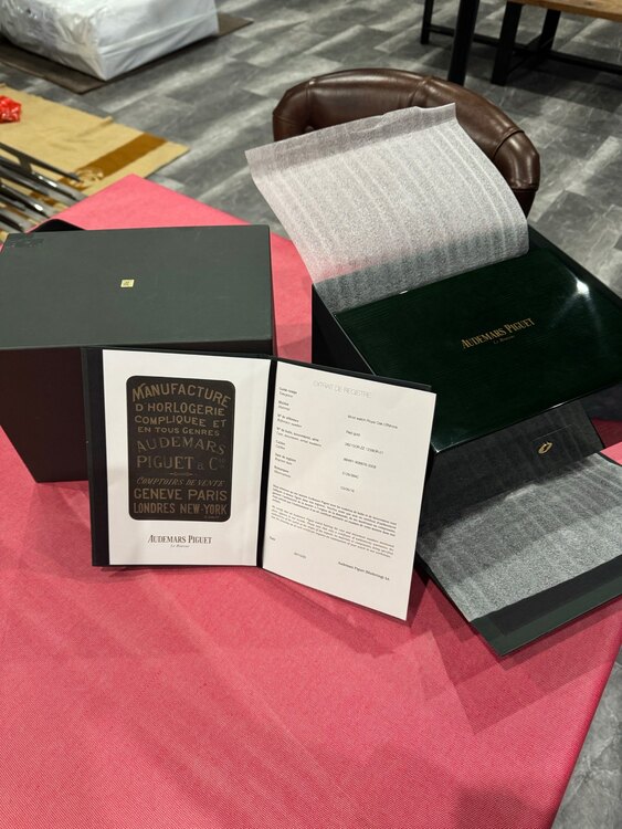 オーデマピゲ ロイヤルオークオフショア （高級時計）の商品画像 - 査定依頼日：2025年5月11日 - 最高査定価格：32,000,000円