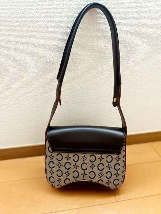 CELINE Cマカダム柄ショルダーバッグ（ブランドバッグ）の商品画像 - 査定依頼日：2025年10月1日 - 最高査定価格：20,000円