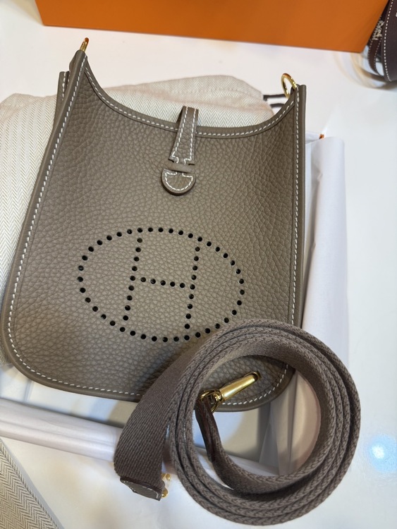 H069426CCCR（ブランドバッグ）の商品画像 - 査定依頼日：2026年2月16日 - 最高査定価格：400,000円