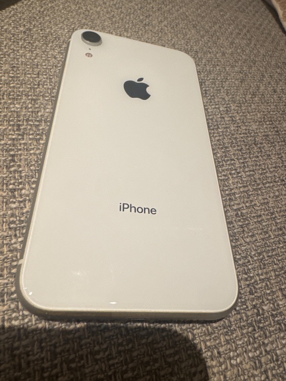 i phone xr（スマホ）の商品画像 - 査定依頼日：2026年1月2日 - 最高査定価格：14,000円