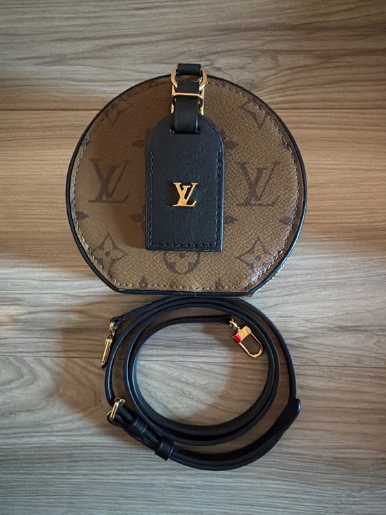 ミニ・ボワット・シャポー（ブランドバッグ）の商品画像 - 査定依頼日：2026年1月3日 - 最高査定価格：100,000円