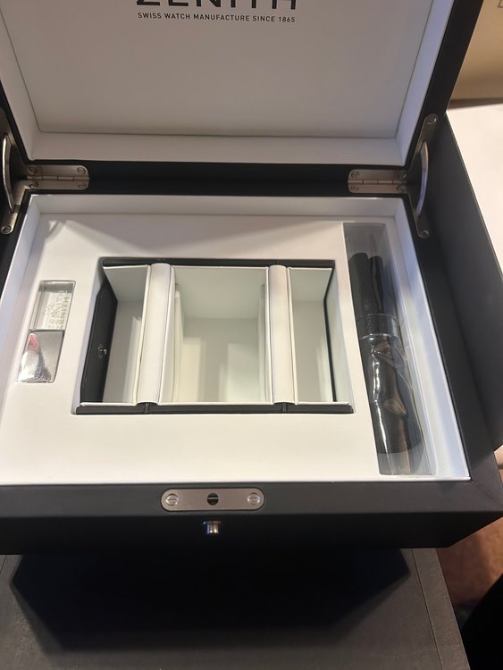 デファイ　エルプリメロ21（高級時計）の商品画像 - 査定依頼日：2023年2月25日 - 最高査定価格：650,000円