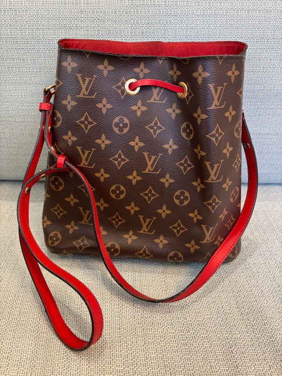 ショルダーバッグ モノグラム ネオノエ MM M44021 コクリコ（ブランドバッグ）の商品画像 - 査定依頼日：2025年9月17日 - 最高査定価格：180,000円