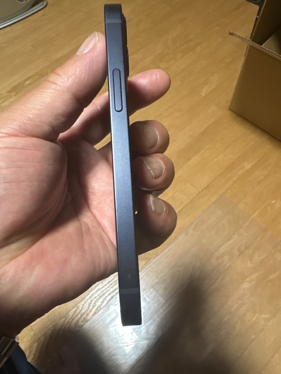 iPhone 12 mini 64GB docomo（スマホ）の商品画像 - 査定依頼日：2026年5月2日 - 最高査定価格：20,000円