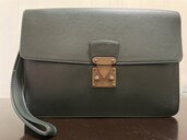 セカンドバック（ブランドバッグ）の商品画像 - 査定依頼日：2024年10月28日 - 最高査定価格：15,000円