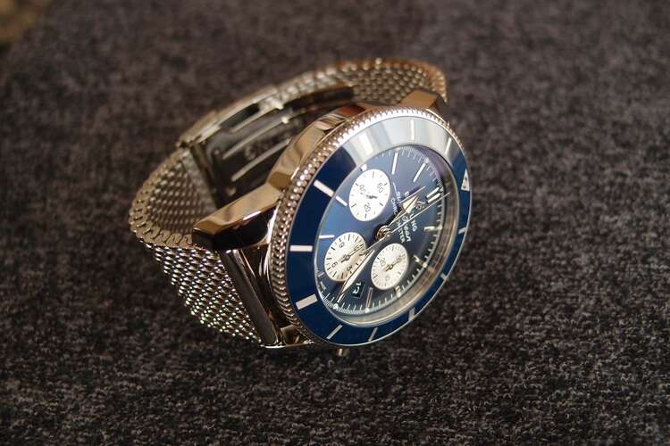 ブライトリング スーパーオーシャン AB0162161C1A1 スーパーオーシャン ヘリテージ B01 クロノグラフ 44（高級時計）の商品画像 - 査定依頼日：2025年2月15日 - 最高査定価格：600,000円