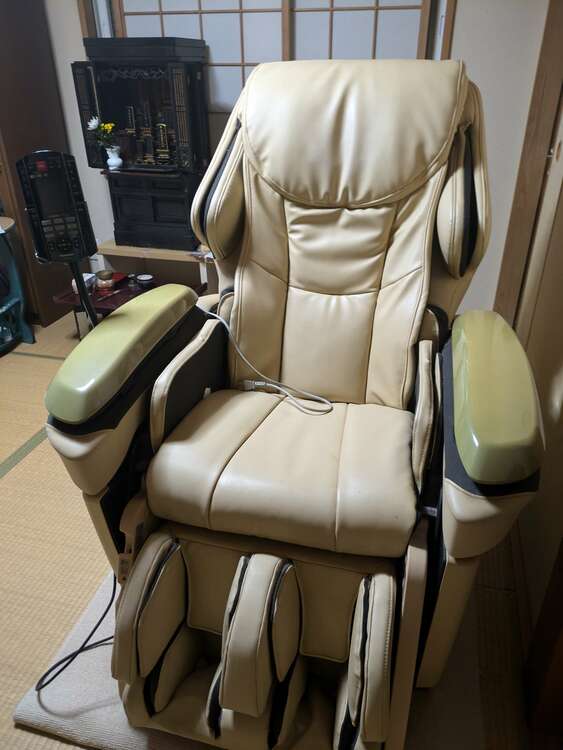 マッサージチェア（コスメ・美容・健康器具）の商品画像 - 査定依頼日：2025年3月23日 - 最高査定価格：6,000円