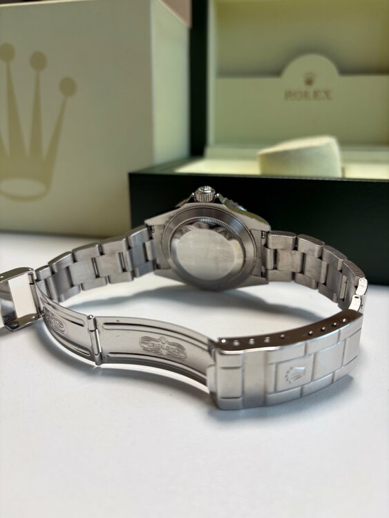 ロレックス サブマリーナー v244**（高級時計）の商品画像 - 査定依頼日：2026年4月1日 - 最高査定価格：1,600,000円