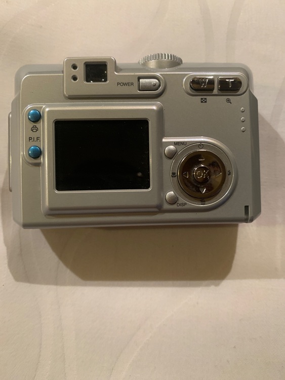 Epson PhotoPC L-410（カメラ）の商品画像 - 査定依頼日：2025年12月2日 - 最高査定価格：300円