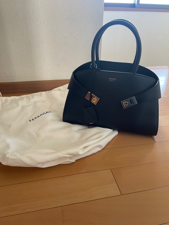フェラガモ  （ブランドバッグ）の商品画像 - 査定依頼日：2026年2月5日 - 最高査定価格：120,000円