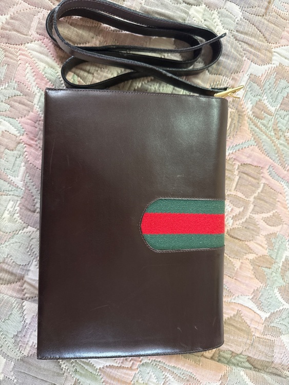 GUCCIシェリーラインショルダーバッグ（ブランドバッグ）の商品画像 - 査定依頼日：2025年6月7日 - 最高査定価格：20,000円