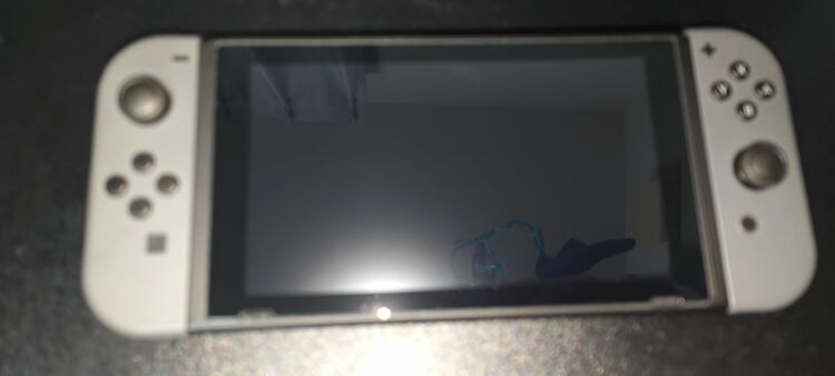 NintendoSwitch(HAC-S-KAAAA)（ゲーム機本体・ゲームソフト）の商品画像 - 査定依頼日：2025年8月3日 - 最高査定価格：8,000円