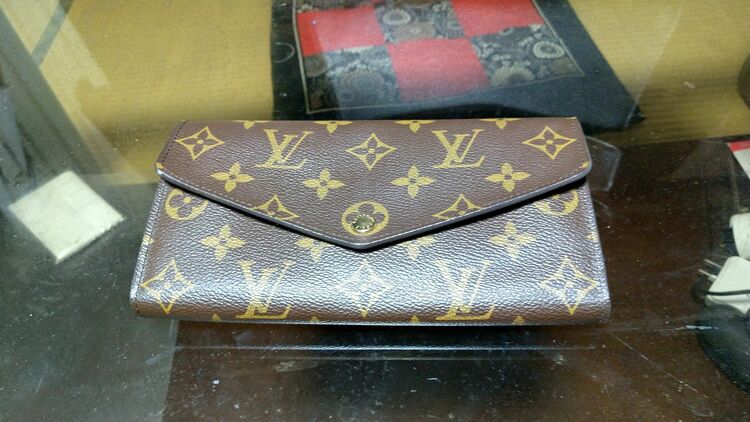 ポルトポイユサラ（ブランド財布・小物）の商品画像 - 査定依頼日：2025年10月6日 - 最高査定価格：7,000円