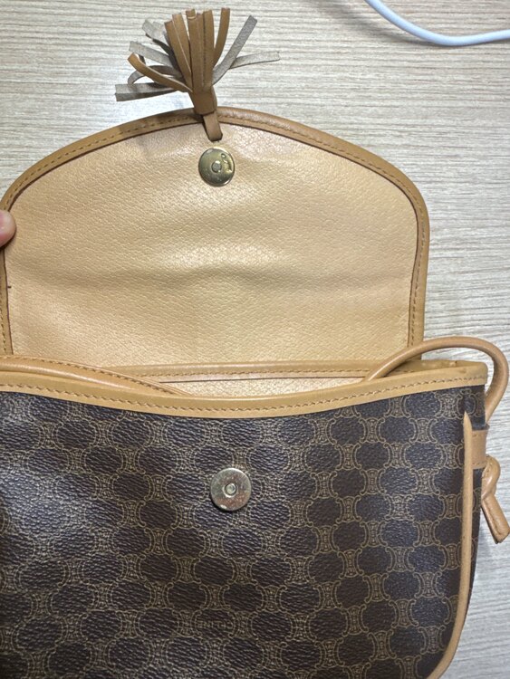 セリーヌ  （ブランドバッグ）の商品画像 - 査定依頼日：2025年1月22日 - 最高査定価格：30,000円