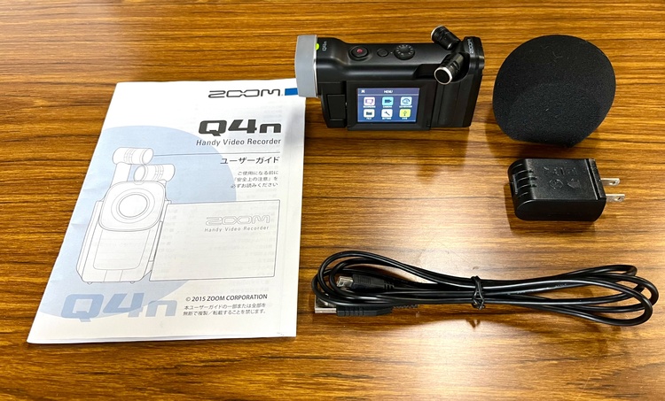 zoom Q4n（カメラ）の商品画像 - 査定依頼日：2026年1月12日 - 最高査定価格：3,000円