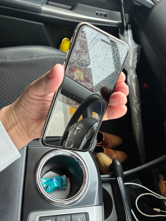 iPhone SE (第 2 世代) 256GB docomo（スマホ）の商品画像 - 査定依頼日：2026年3月26日 - 最高査定価格：18,000円