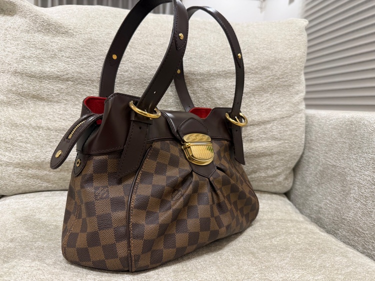 システィナ（ブランドバッグ）の商品画像 - 査定依頼日：2026年4月16日 - 最高査定価格：120,000円