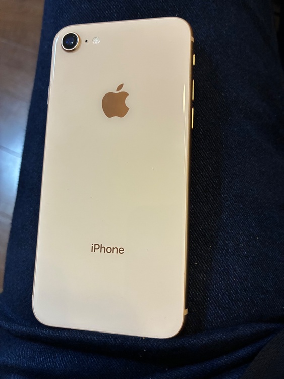iphone8（スマホ）の商品画像 - 査定依頼日：2026年6月10日 - 最高査定価格：6,000円