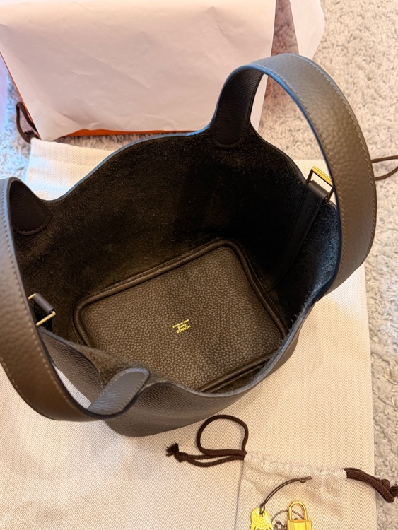 Hermès Picotin Lock 18（エルメス ピコタンロック18）（ブランドバッグ）の商品画像 - 査定依頼日：2026年7月28日 - 最高査定価格：630,000円