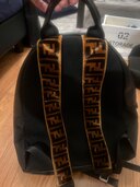 フェンディ  （ブランドバッグ）の商品画像 - 査定依頼日：2024年5月19日 - 最高査定価格：20,000円