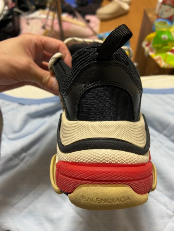 バレンシアガ  （ブランドバッグ）の商品画像 - 査定依頼日：2025年10月17日 - 最高査定価格：18,000円