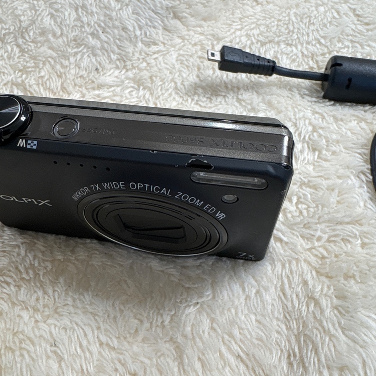 Nikon COOLPIX S6000（カメラ）の商品画像 - 査定依頼日：2026年7月25日 - 最高査定価格：5,000円