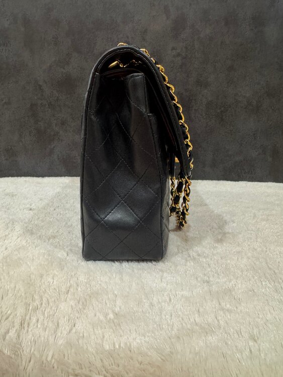 シャネル　ダブルフラップダブルチェーン（ブランドバッグ）の商品画像 - 査定依頼日：2025年3月29日 - 最高査定価格：300,000円