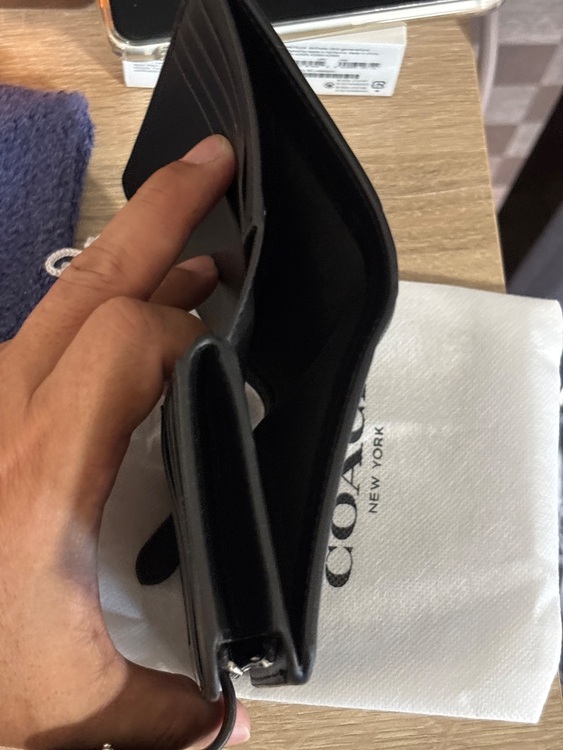 C0082（ブランド財布・小物）の商品画像 - 査定依頼日：2025年9月21日 - 最高査定価格：2,000円