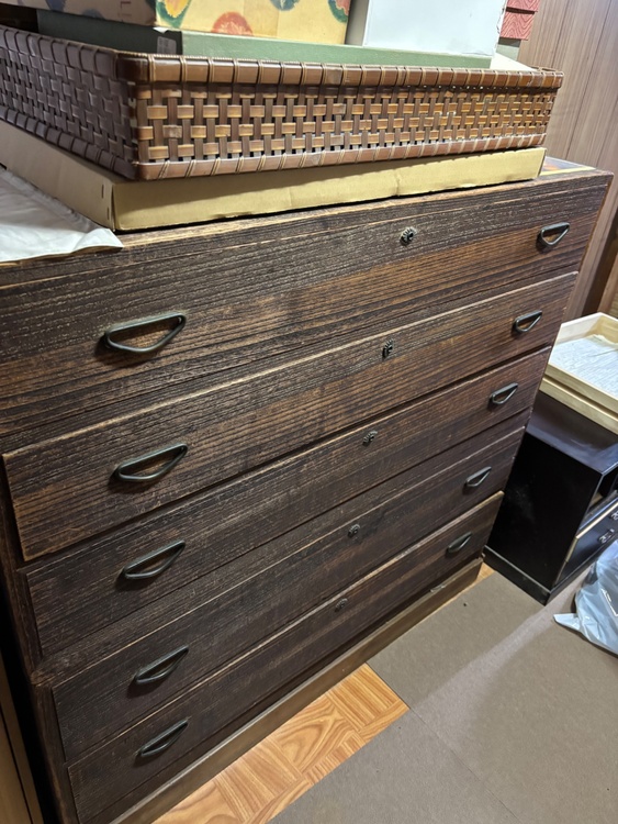 桐箪笥（家具・寝具）の商品画像 - 査定依頼日：2026年10月6日 - 最高査定価格：1,000円