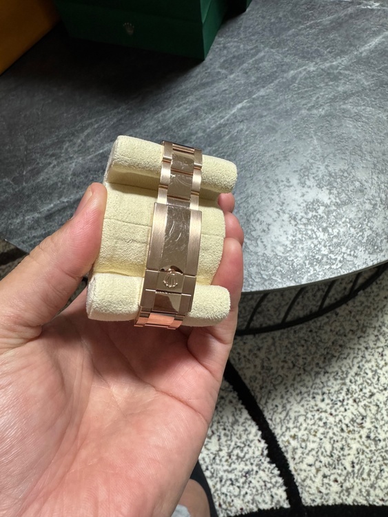 GMTマスター2（高級時計）の商品画像 - 査定依頼日：2026年1月10日 - 最高査定価格：6,900,000円