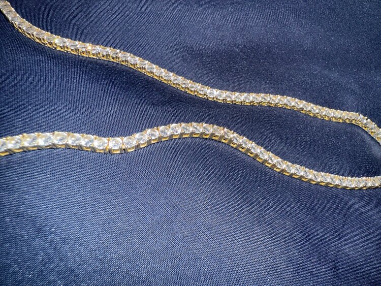 ダイヤと金のネックレス（金・貴金属）の商品画像 - 査定依頼日：2025年4月9日 - 最高査定価格：1,200,000円