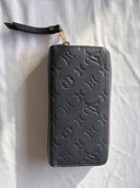 ジッピーウォレット（ブランド財布・小物）の商品画像 - 査定依頼日：2025年11月29日 - 最高査定価格：23,000円