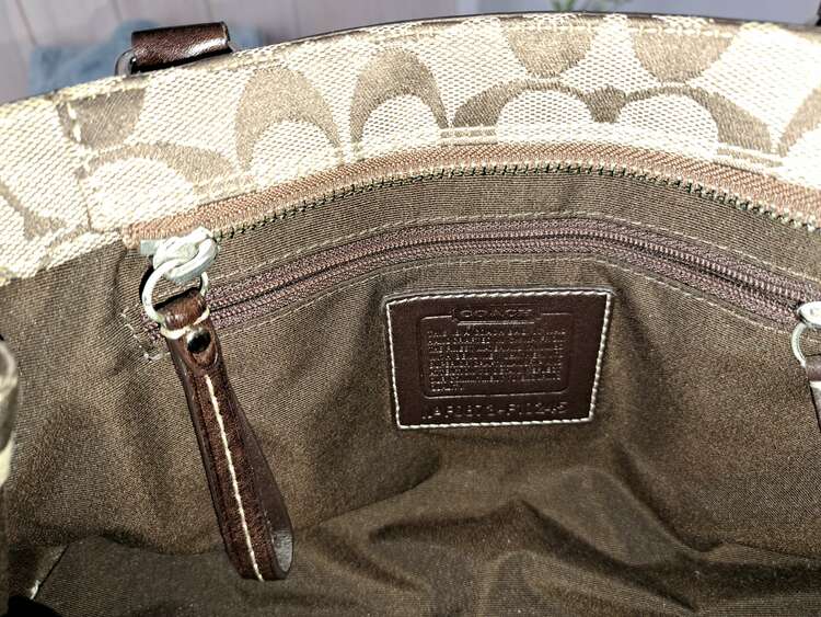 その他 コーチ （ブランドバッグ）の商品画像 - 査定依頼日：2025年3月8日 - 最高査定価格：1,000円