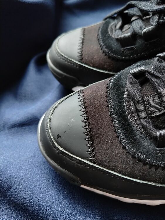 スニーカー（古着・ファッション）の商品画像 - 査定依頼日：2025年9月21日 - 最高査定価格：14,000円