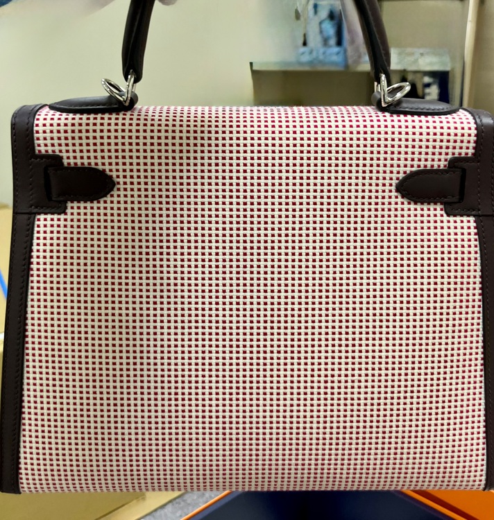 エルメス ケリー （ブランドバッグ）の商品画像 - 査定依頼日：2025年6月15日 - 最高査定価格：2,400,000円