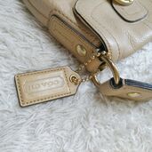 ショルダーバック（ブランドバッグ）の商品画像 - 査定依頼日：2025年6月22日 - 最高査定価格：3,000円