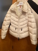 モンクレール　アウター（古着・ファッション）の商品画像 - 査定依頼日：2025年10月23日 - 最高査定価格：50,000円