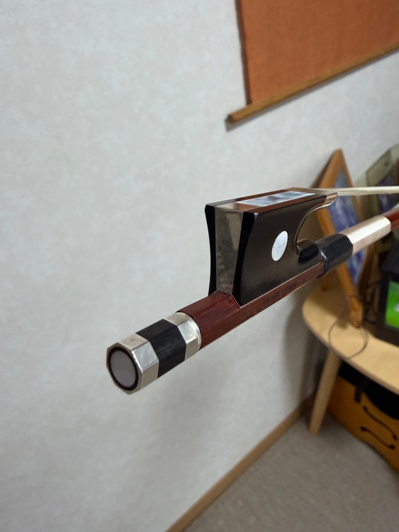 弓の刻印部分の写真でわかります。（ピアノ・楽器・PA機材）の商品画像 - 査定依頼日：2026年8月15日 - 最高査定価格：20,000円