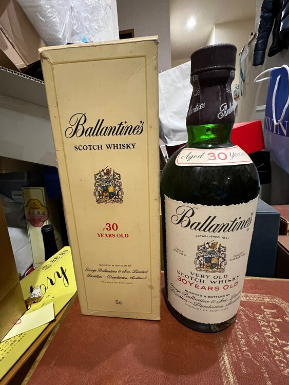 ウイスキー サントリー山崎 （お酒）の商品画像 - 査定依頼日：2025年1月29日 - 最高査定価格：53,000円