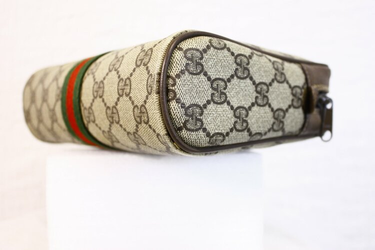 GUCCI GGキャンバス クラッチバッグ PVCレザー シェリーライン 89 01 012（ブランドバッグ）の商品画像 - 査定依頼日：2026年10月8日 - 最高査定価格：5,000円