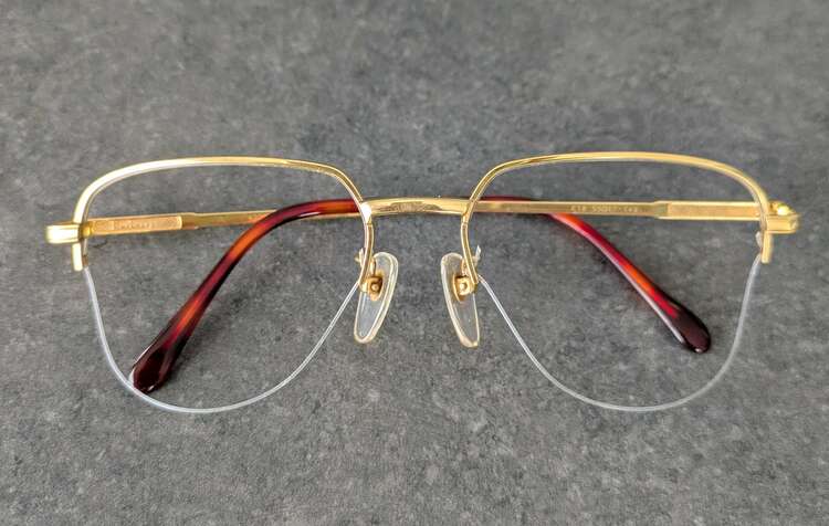 メガネフレーム Burberrys627k k18 （金・貴金属）の商品画像 - 査定依頼日：2025年4月12日 - 最高査定価格：130,000円