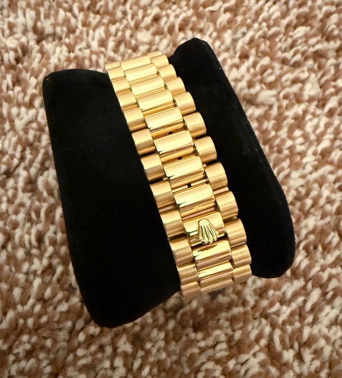 ロレックス デイデイト （高級時計）の商品画像 - 査定依頼日：2025年12月2日 - 最高査定価格：2,750,000円