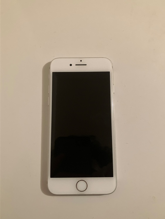 iPhone iPhone7 128GB SIMフリー（スマホ）の商品画像 - 査定依頼日：2026年9月5日 - 最高査定価格：1,000円