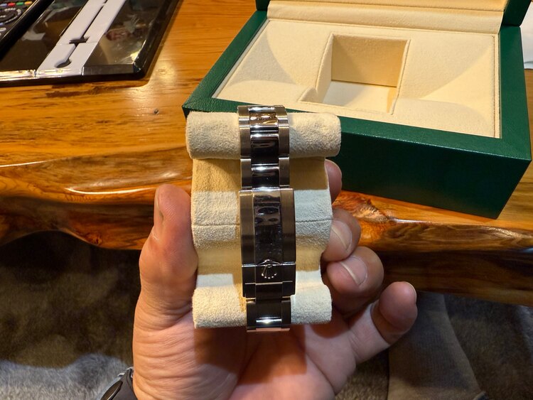 ロレックス ヨットマスター （高級時計）の商品画像 - 査定依頼日：2025年3月29日 - 最高査定価格：1,950,000円