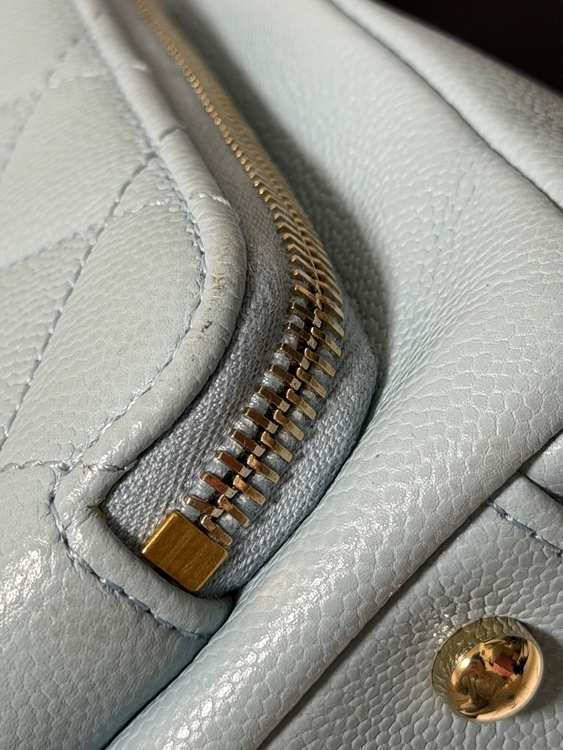 ビジネスアフィニティトート（ブランドバッグ）の商品画像 - 査定依頼日：2025年12月30日 - 最高査定価格：100,000円