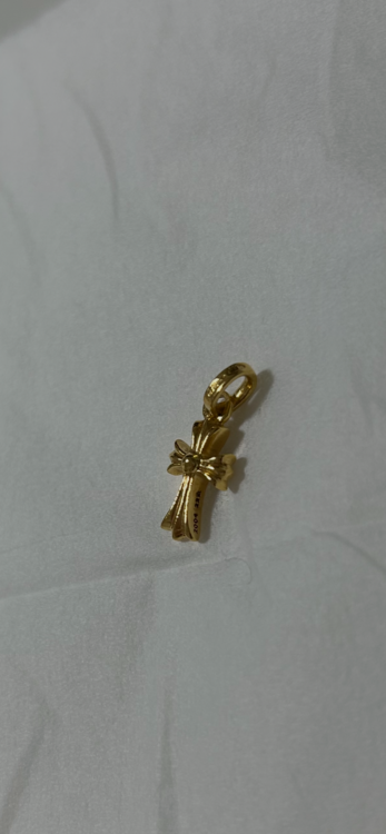 ベビーファットクロスPAVEダイヤ22k （古着・ファッション）の商品画像 - 査定依頼日：2026年5月6日 - 最高査定価格：680,000円