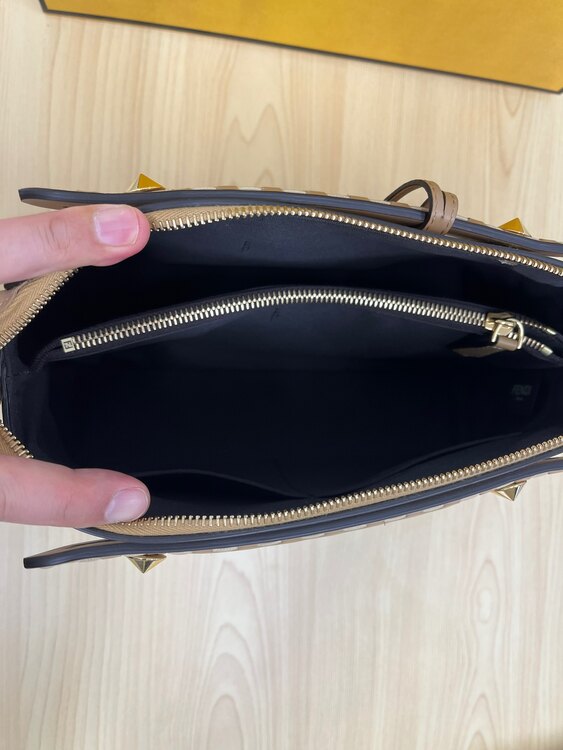 バイザウェイレザー×パイソン ベージュ2wayハンドバッグショルダーユーズッカ（ブランドバッグ）の商品画像 - 査定依頼日：2025年4月25日 - 最高査定価格：95,000円