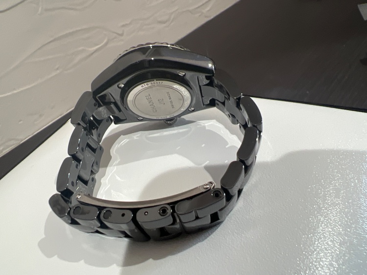 シャネル J12 キャリバー12.2、33M（高級時計）の商品画像 - 査定依頼日：2026年3月16日 - 最高査定価格：600,000円